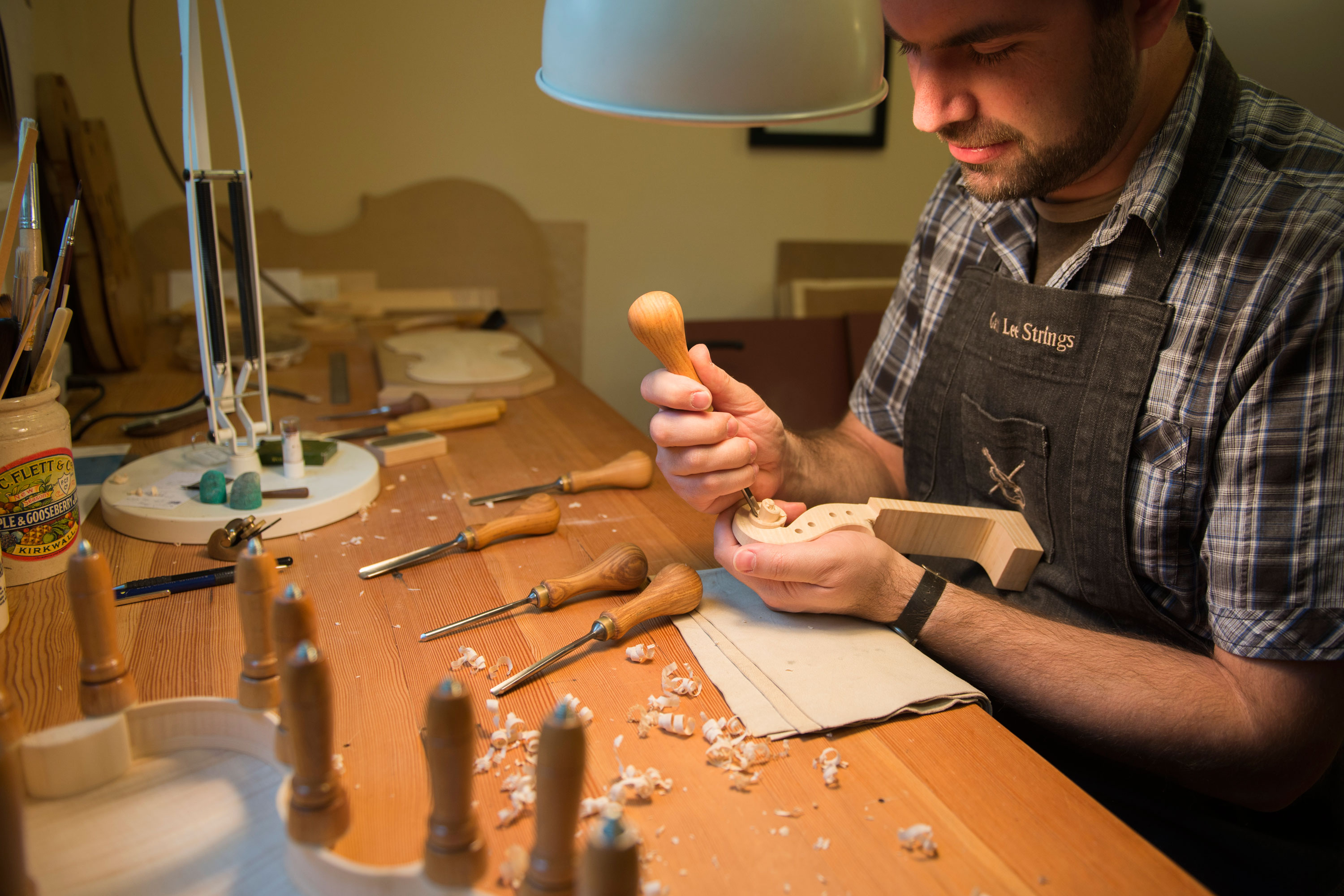 Violin Maker Garth Lee scroll garthleestrings